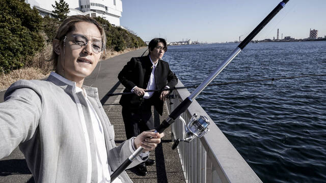 轟洋介と小田島有剣の仲良し自撮り写真4枚を公開！『HiGH&LOW THE WORST X』で判明した2人の共通点である釣りショット